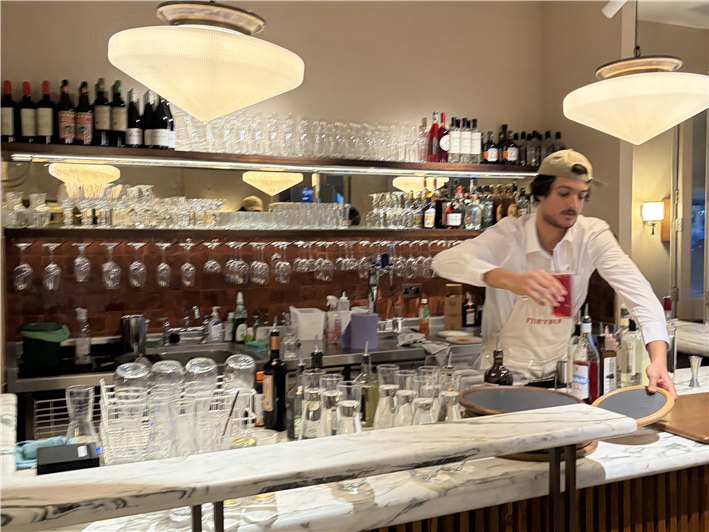 bar
